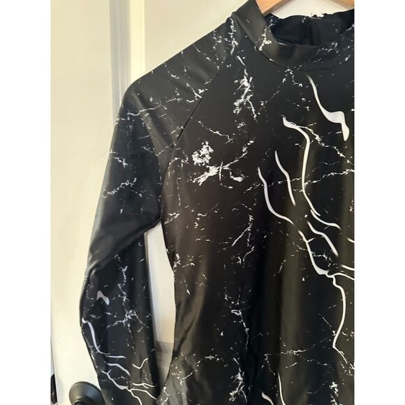 NWOT No Brand Marble Print Women's Long Sleeve Diving Style Swimsuit Size L - Picture 6 of 11